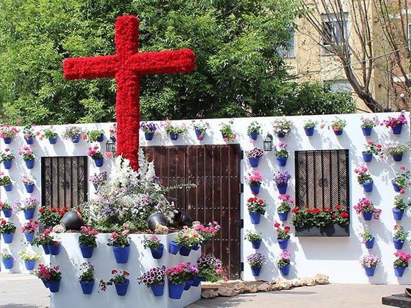 las cruces de mayo con flores naturales