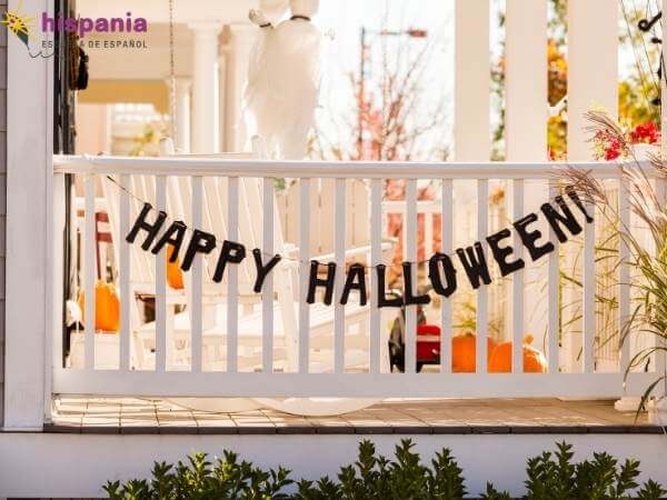 Decoración de una casa en Halloween. Hispania, escuela de español