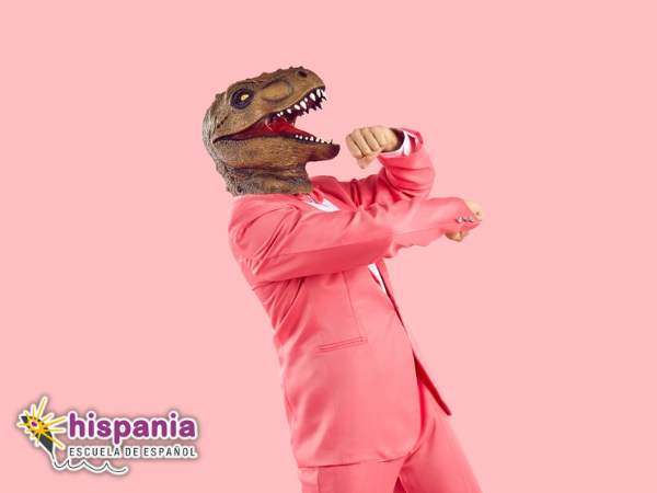 Dinosaur costume. Hispania, escuela de español